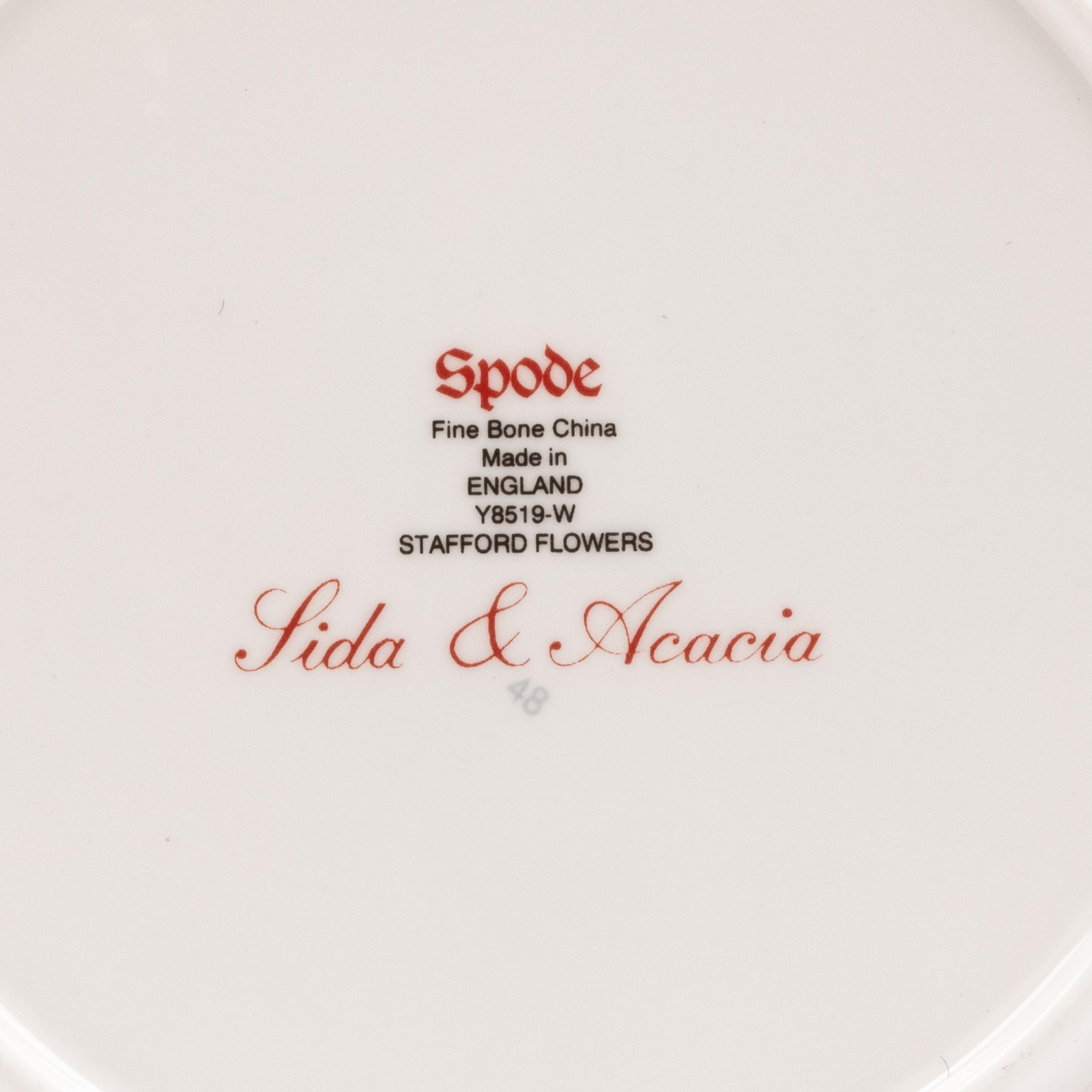 A Spode Stafford Flowers Porcelain Dinner Service