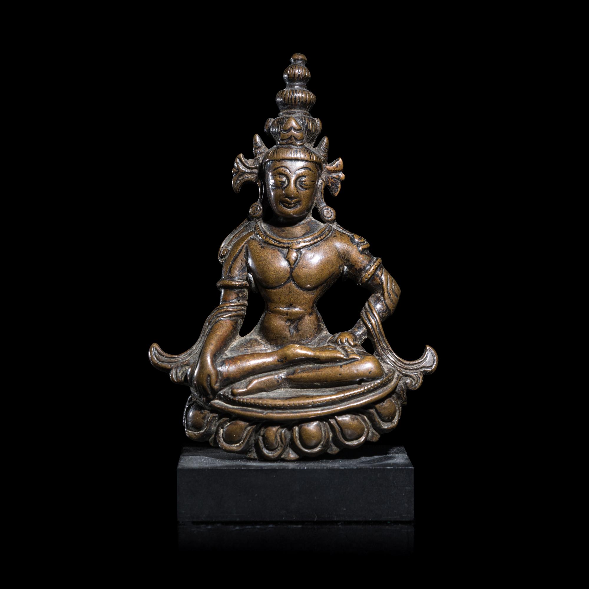 A Western Himalayan Copper Alloy Seated Figure of Avalokiteshvara, 11th/12th Century 十一/十二世紀 喜馬拉雅西麓銅觀音