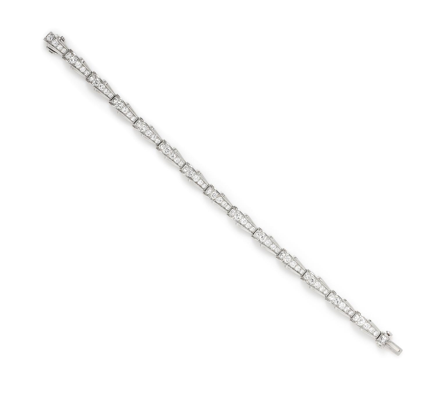 A Retro Platinum and Diamond Bracelet, Circa 1940, Oscar Heyman Brothers, 15.00 dwts.