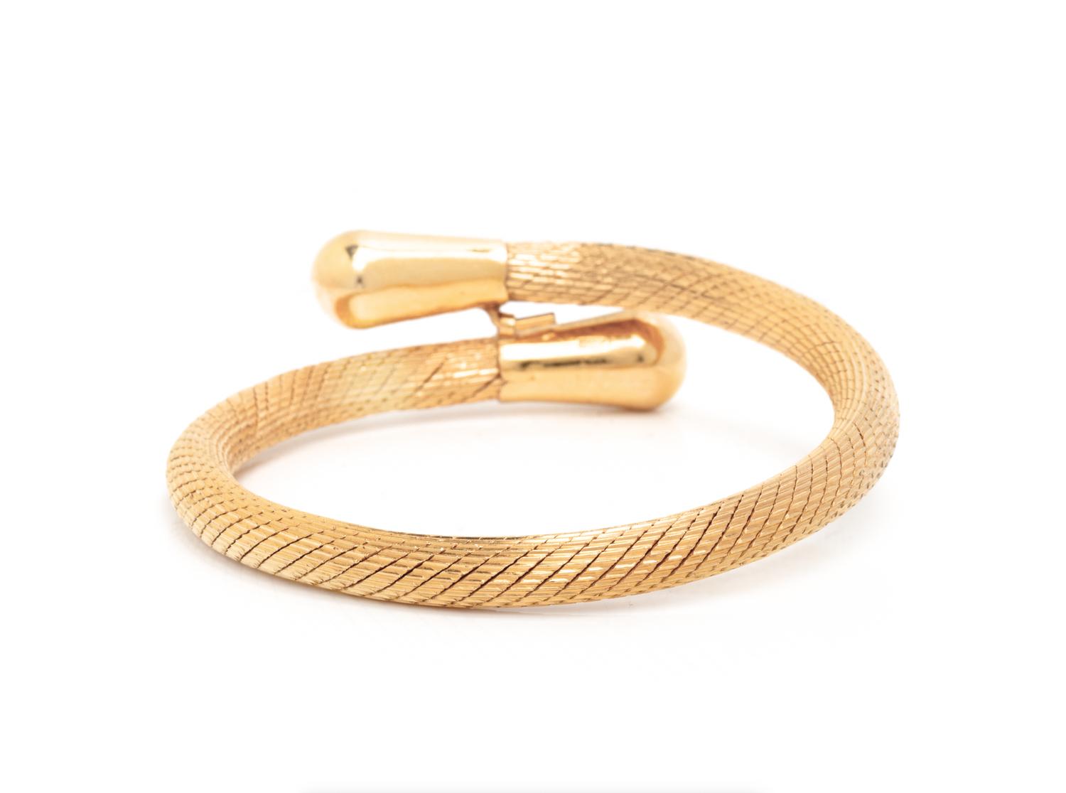 HIGH KARAT YELLOW GOLD BANGLE BRACELET