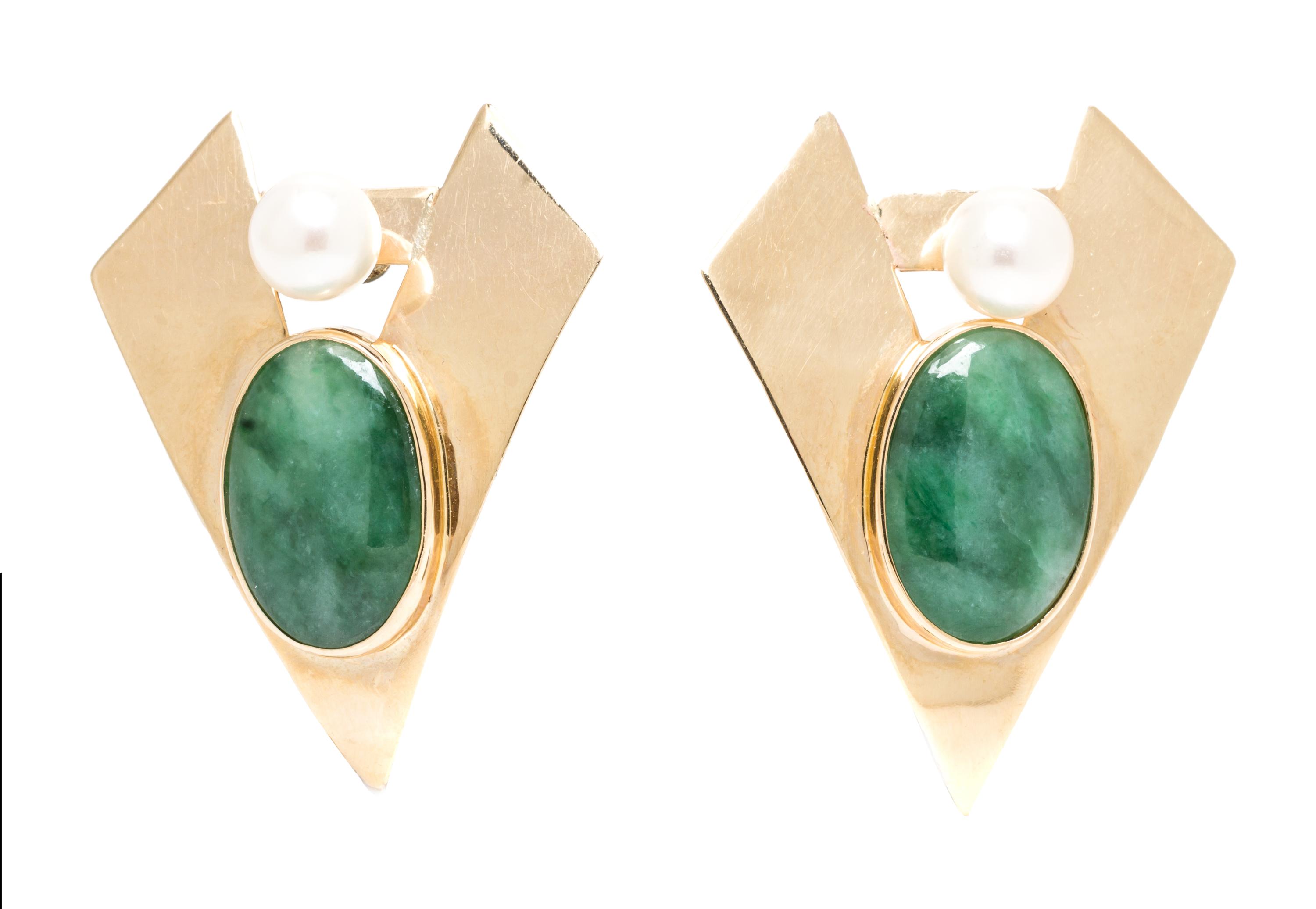 A Collection of 14 Karat Yellow Gold, Jadeite Jade and Cultured Pearl Jewelry 31.50 dwts.