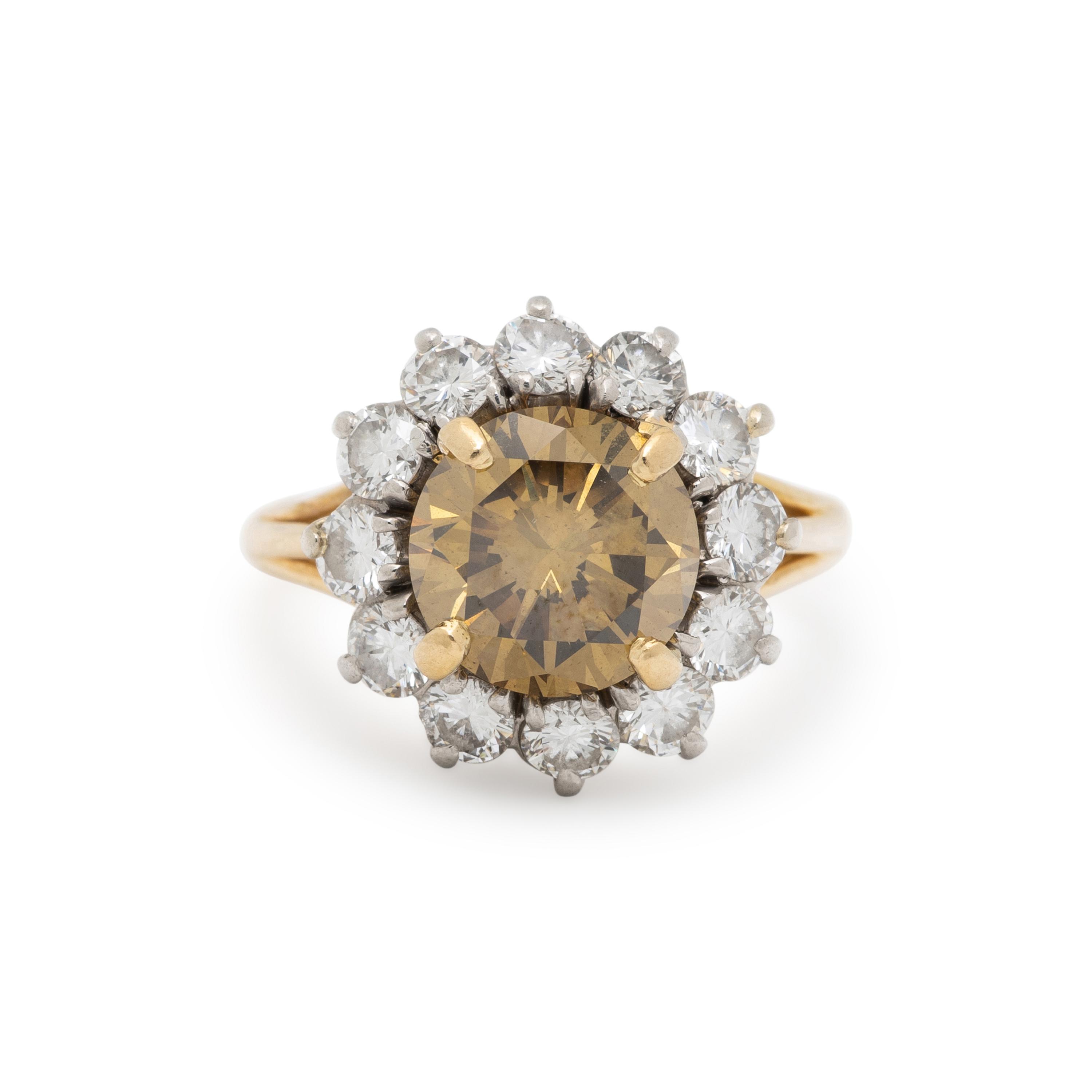 COLORED DIAMOND AND DIAMOND RING