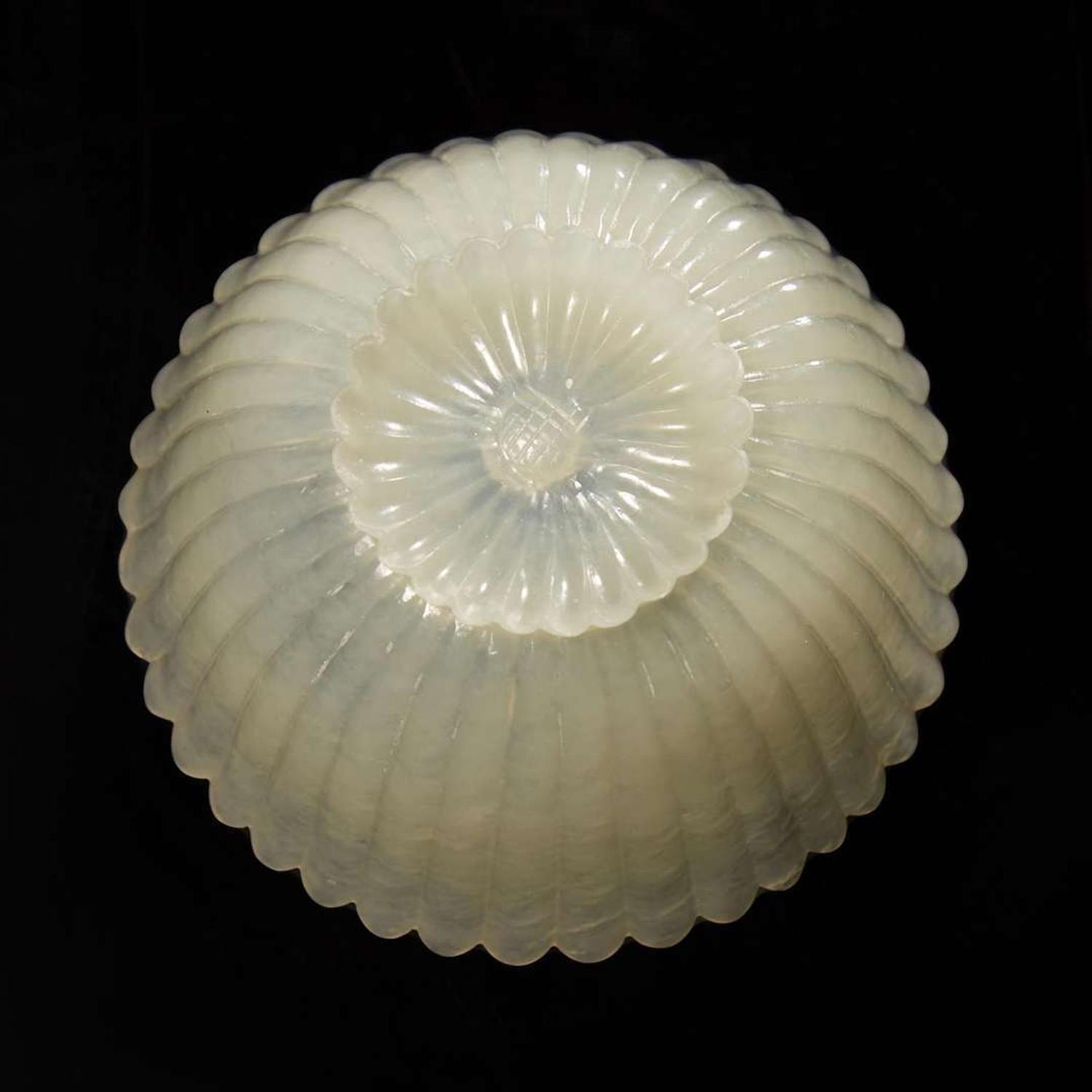 A Chinese carved white jade "Chrysanthemum" cup 玉雕薄胎菊花杯 Mid to late Qing dynasty ????
