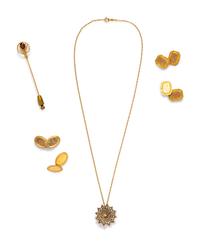 A Collection of Antique Yellow Gold Jewelry,