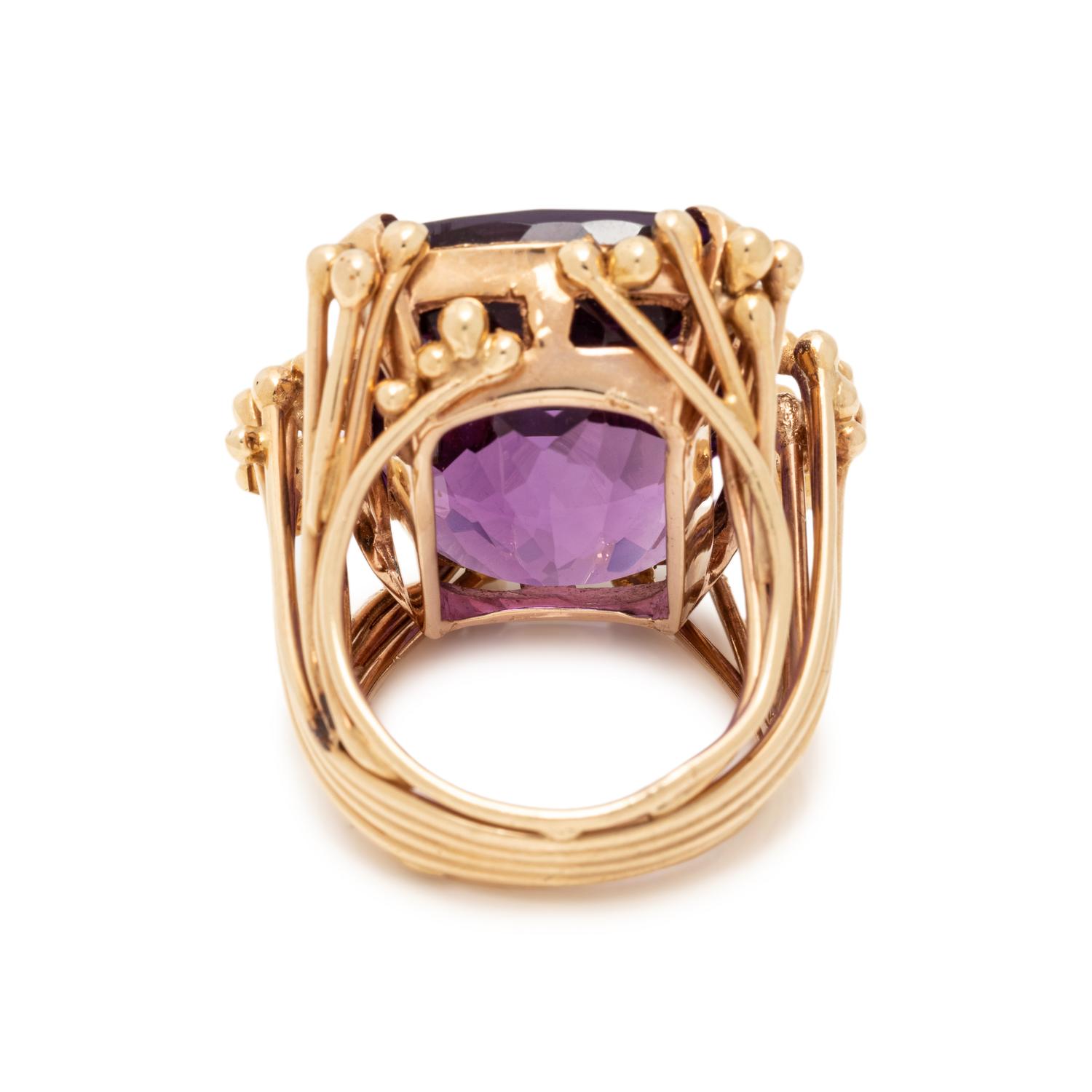 YELLOW GOLD AND AMETHYST RING