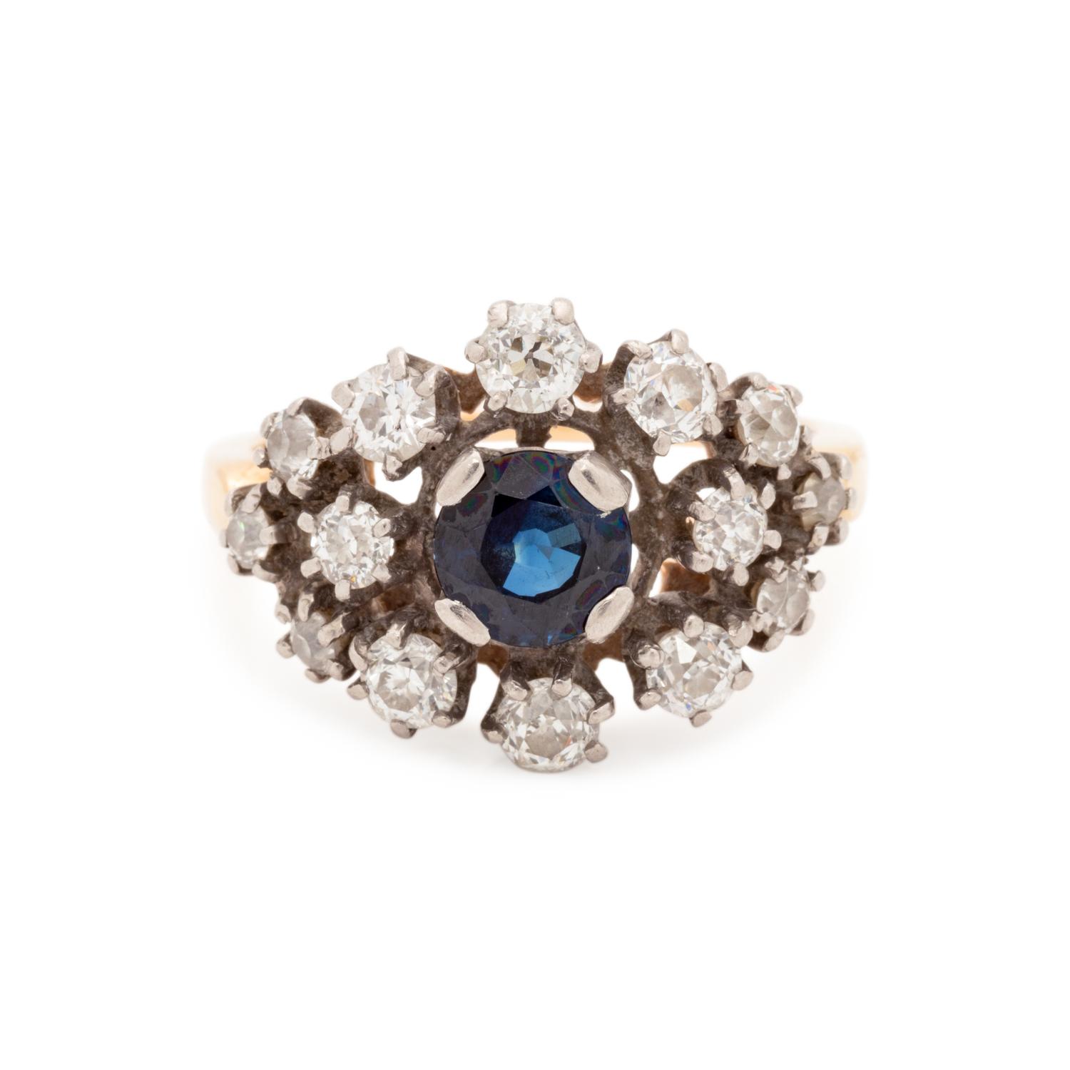 SAPPHIRE AND DIAMOND RING
