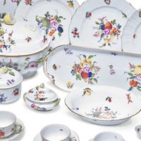 A Herend Fruits and Flowers Porcelain Dinner Service