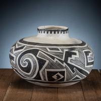 Anasazi Mogollan Black-on-White Pottery Storage Jar