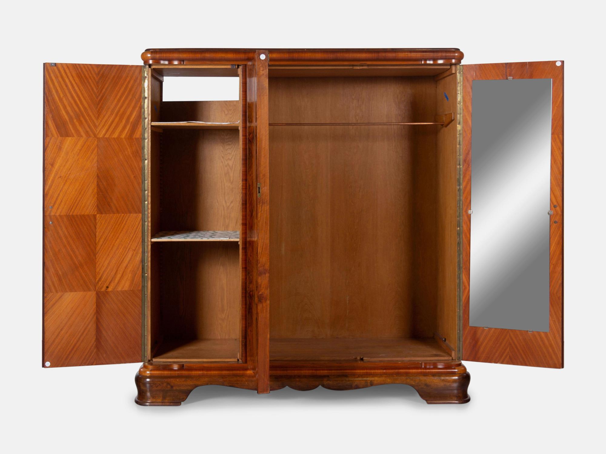 Armoire
