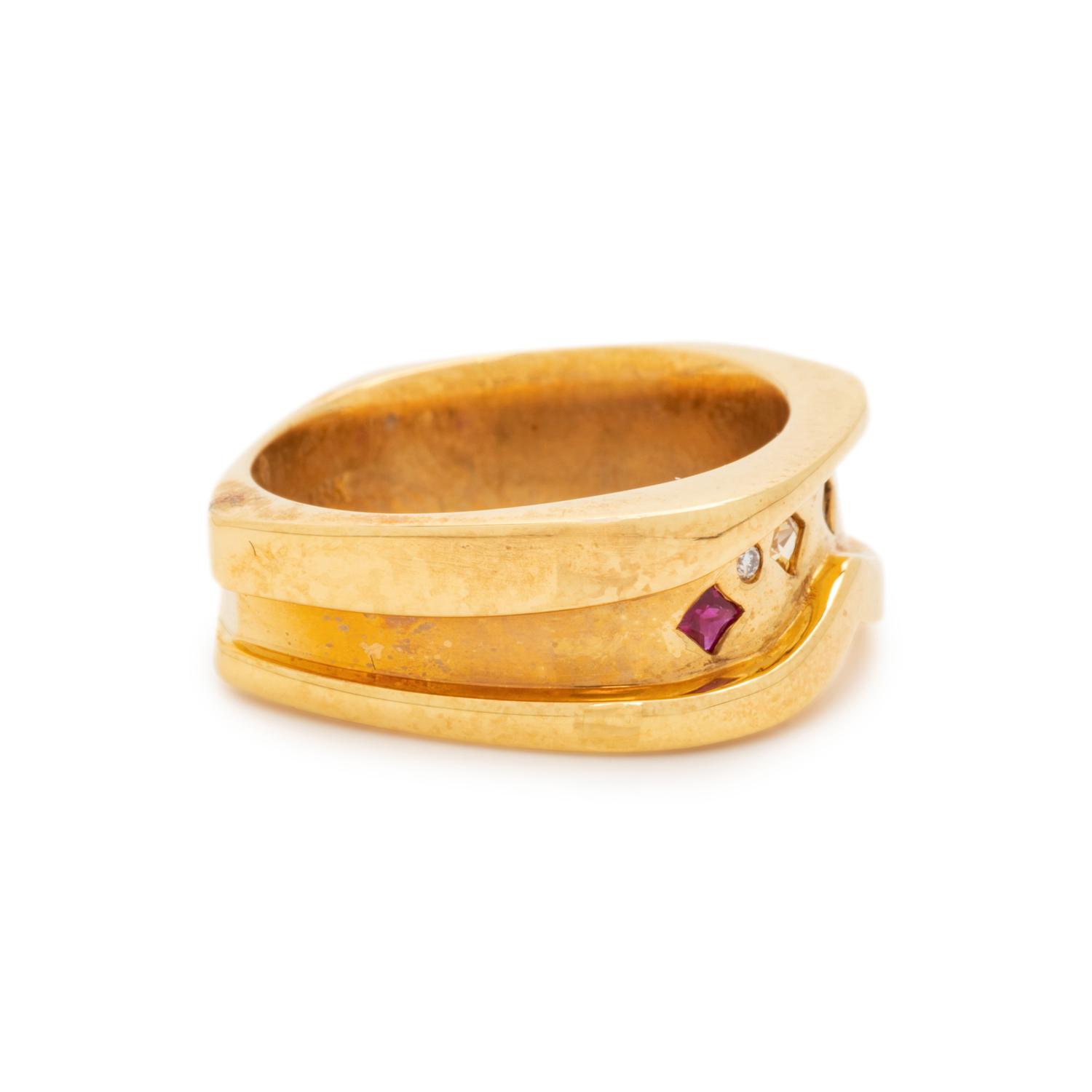 YELLOW GOLD, MULTIGEM AND DIAMOND RING