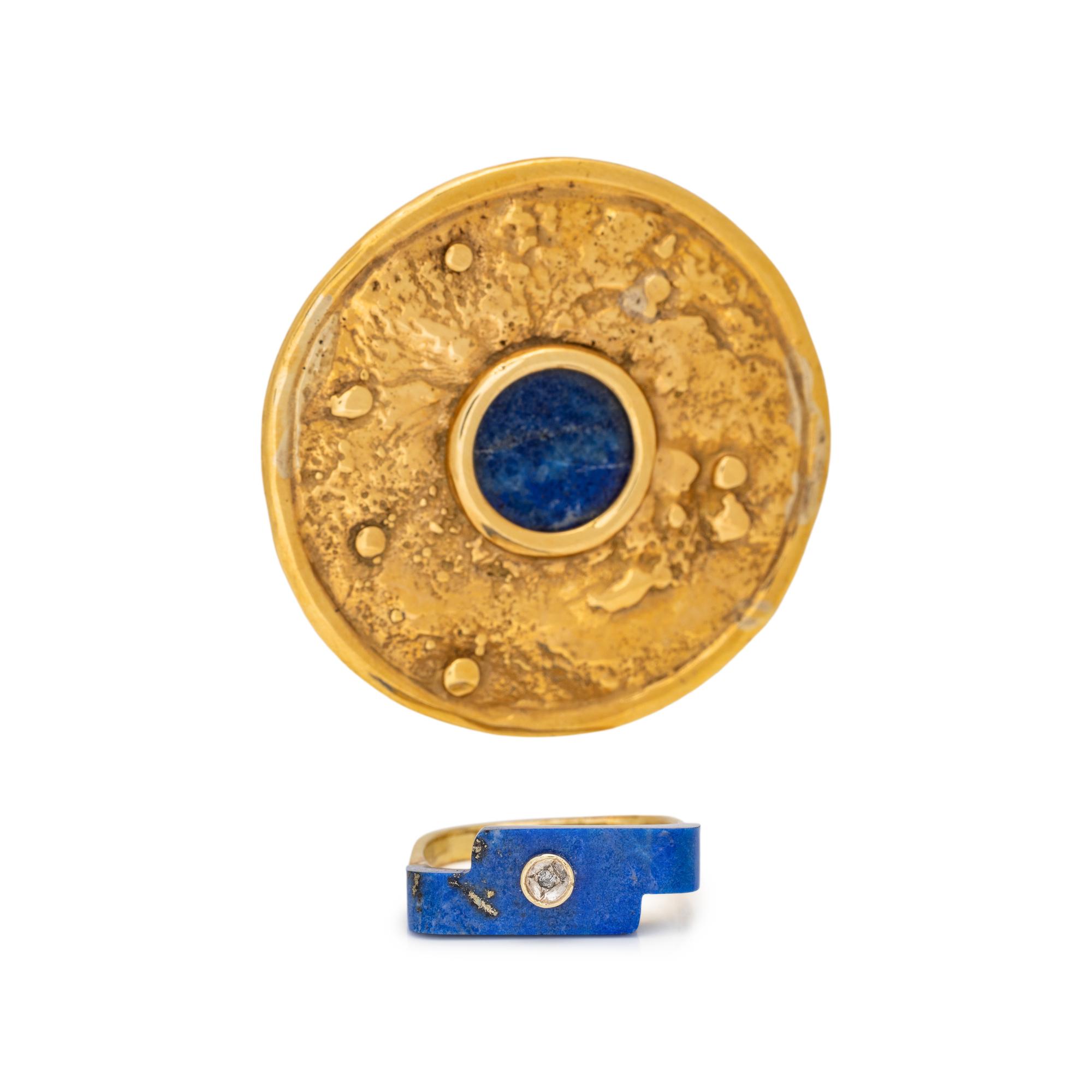 COLLECTION OF YELLOW GOLD AND LAPIS LAZULI JEWELRY