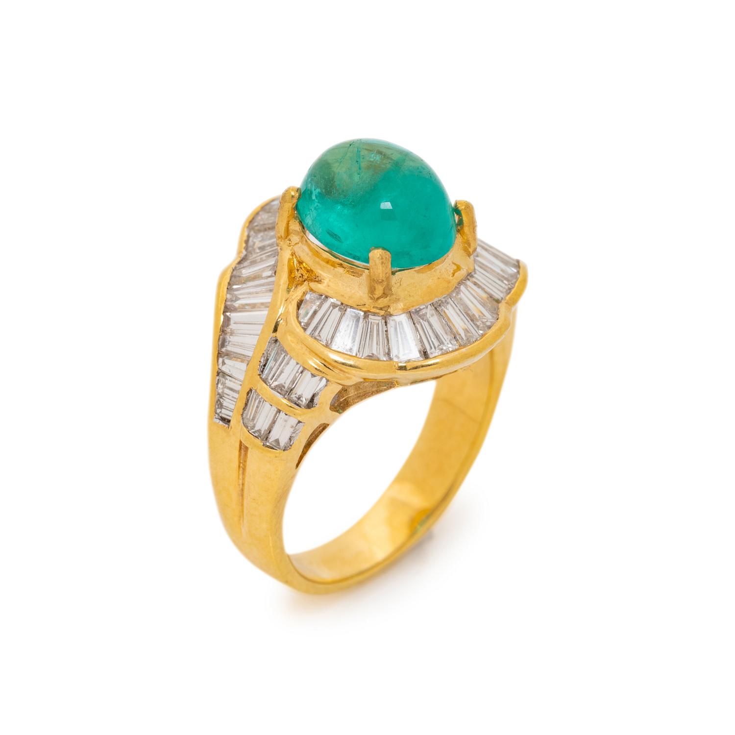 YELLOW GOLD, EMERALD AND DIAMOND RING