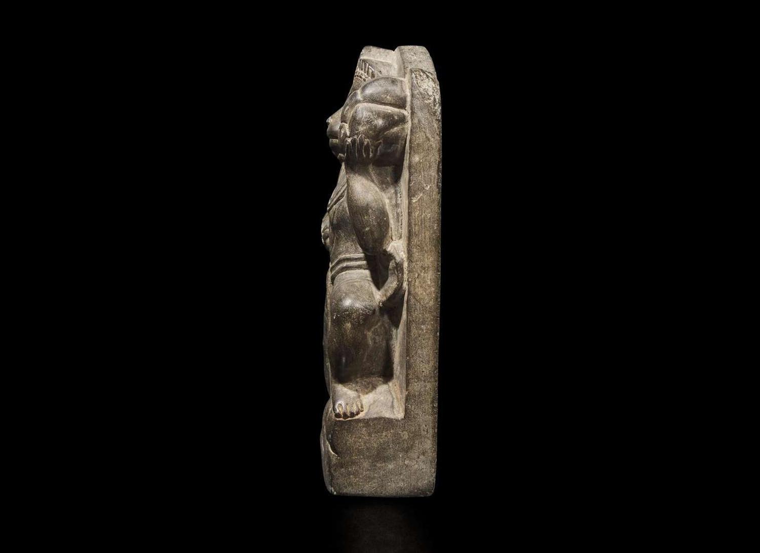 A small carved grey stone stele depicting Hanuman, possibly Nepalese 石雕哈奴曼 或尼泊爾