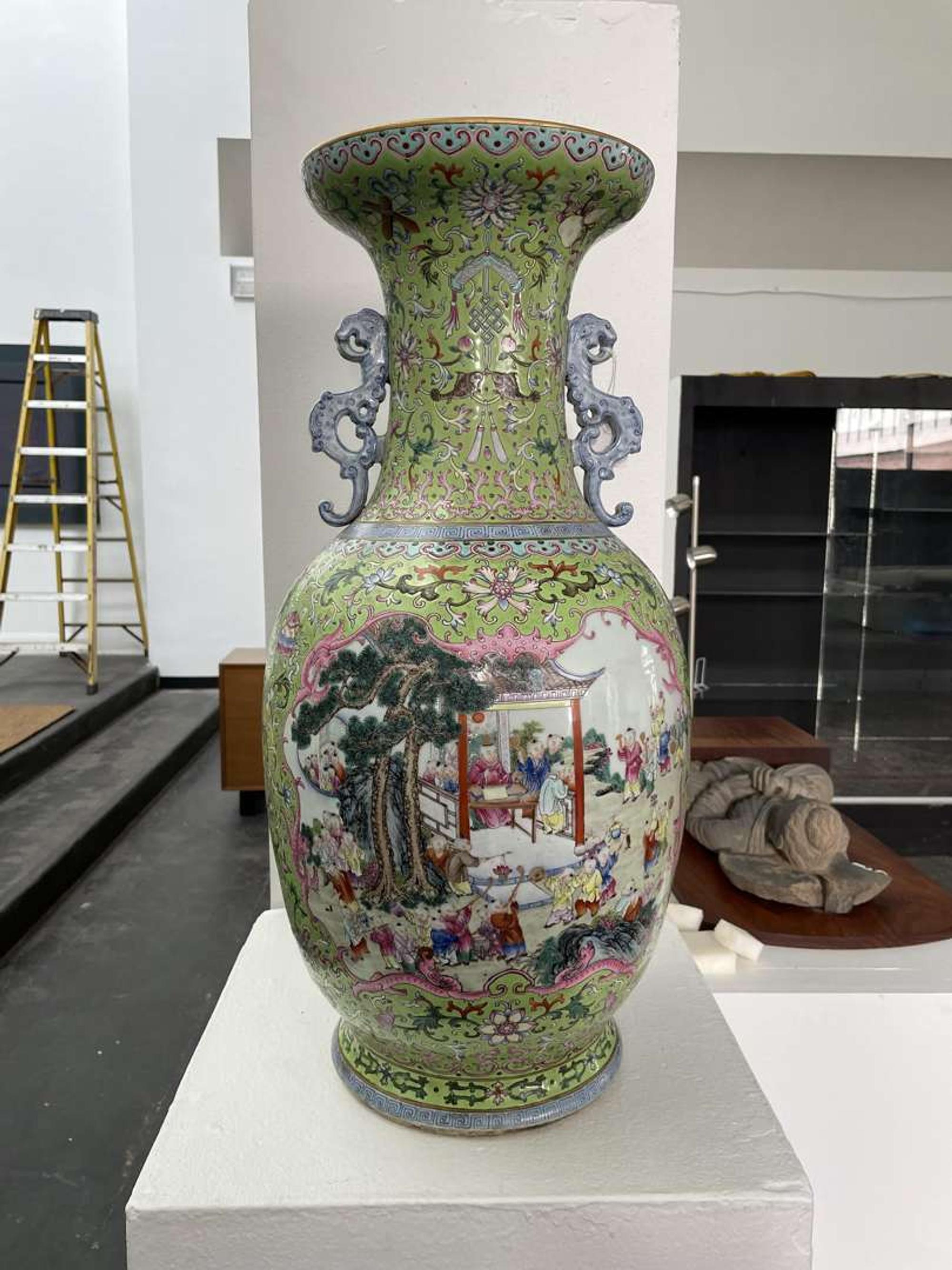 A large Chinese famille rose-decorated "Boys" Vase 粉彩嬰戲圖開光雙耳大瓶 Jiaqing mark ???