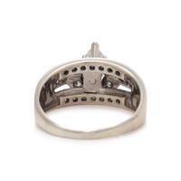 WHITE GOLD AND DIAMOND RING