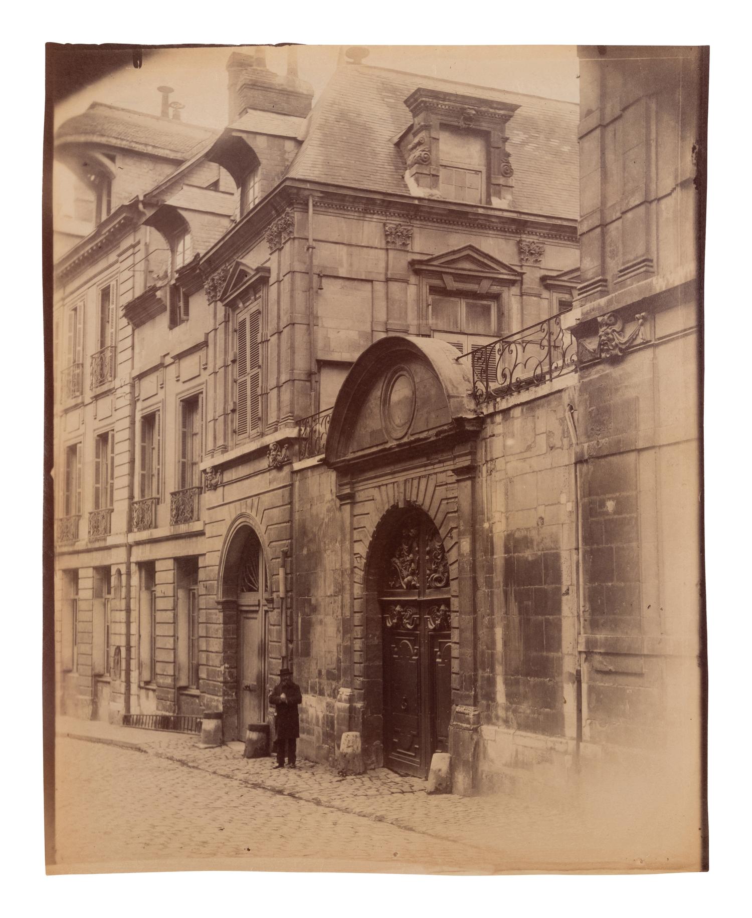 A pair of photographs depicting scenes in Rouen ( Rouen-rue du Moulinet 7 ; Maison, rue Saint-Romain [Rouen] )