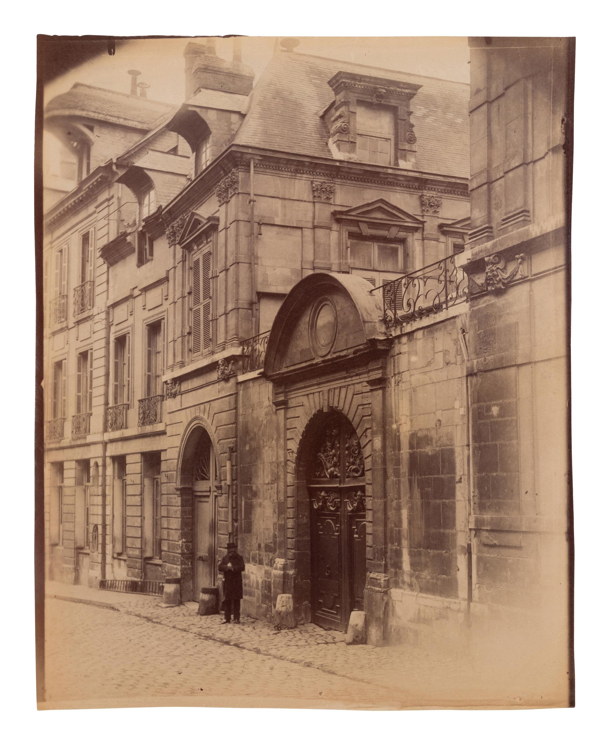 A pair of photographs depicting scenes in Rouen ( Rouen-rue du Moulinet 7 ; Maison, rue Saint-Romain [Rouen] )