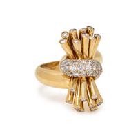 YELLOW GOLD AND DIAMOND RING
