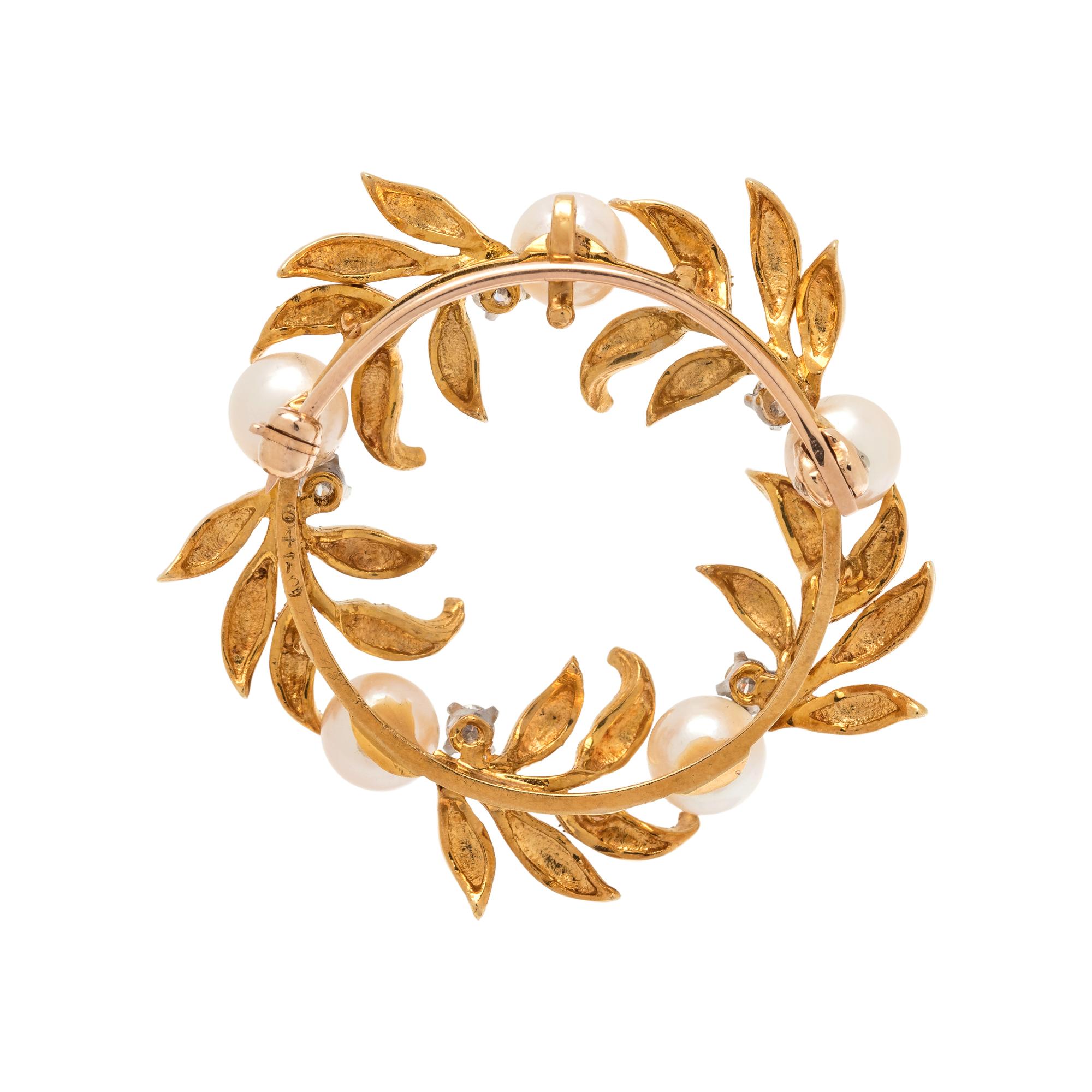 YELLOW GOLD, CULTURED PEARL AND DIAMOND PENDANT/BROOCH