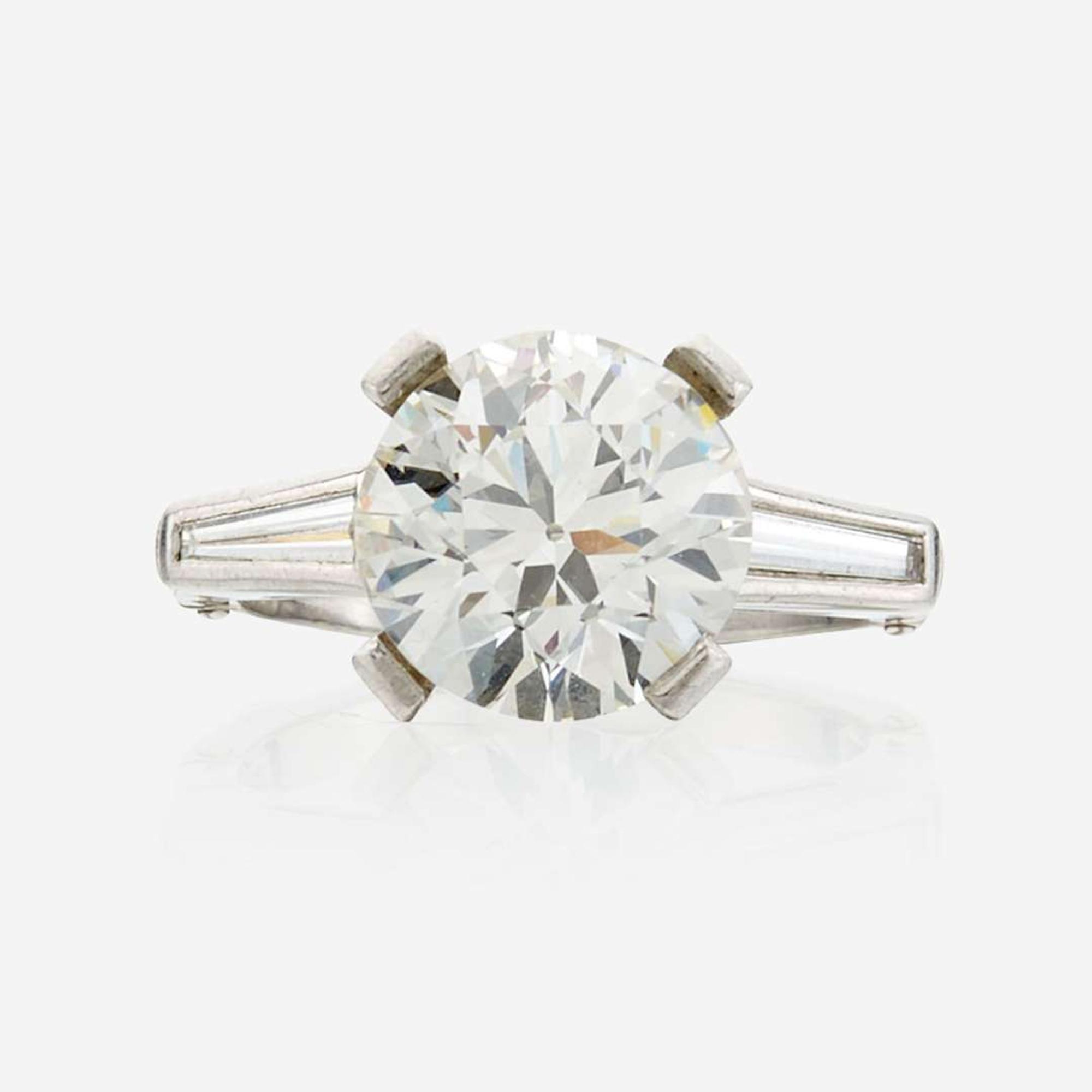 A diamond solitaire