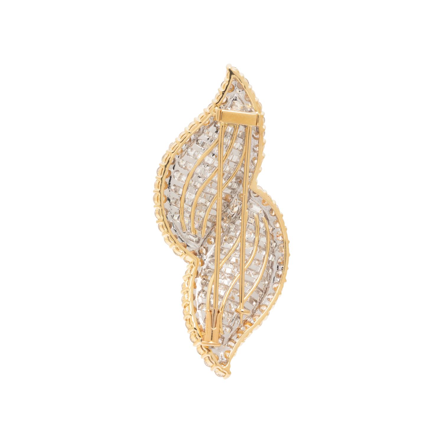 YELLOW GOLD AND DIAMOND LEAF BROOCH