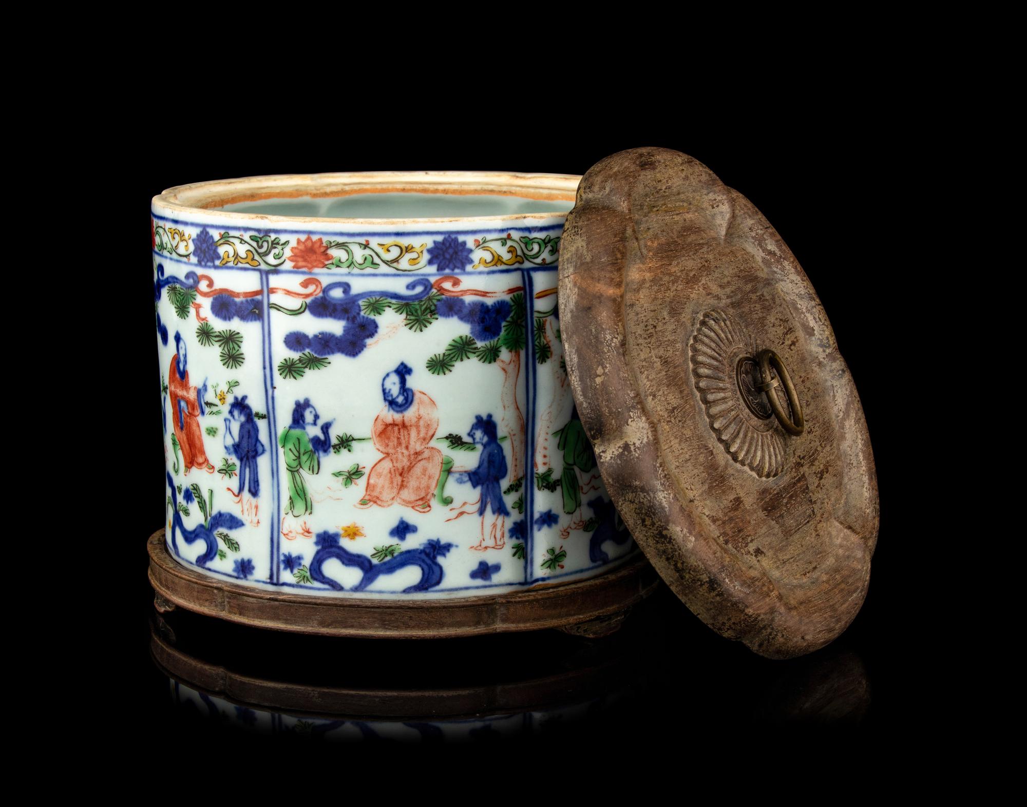A Wucai Porcelain Lobed Jar