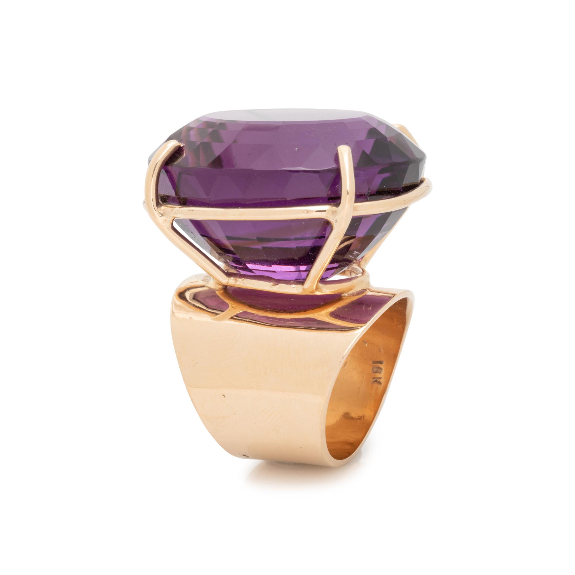 YELLOW GOLD AND AMETHYST RING