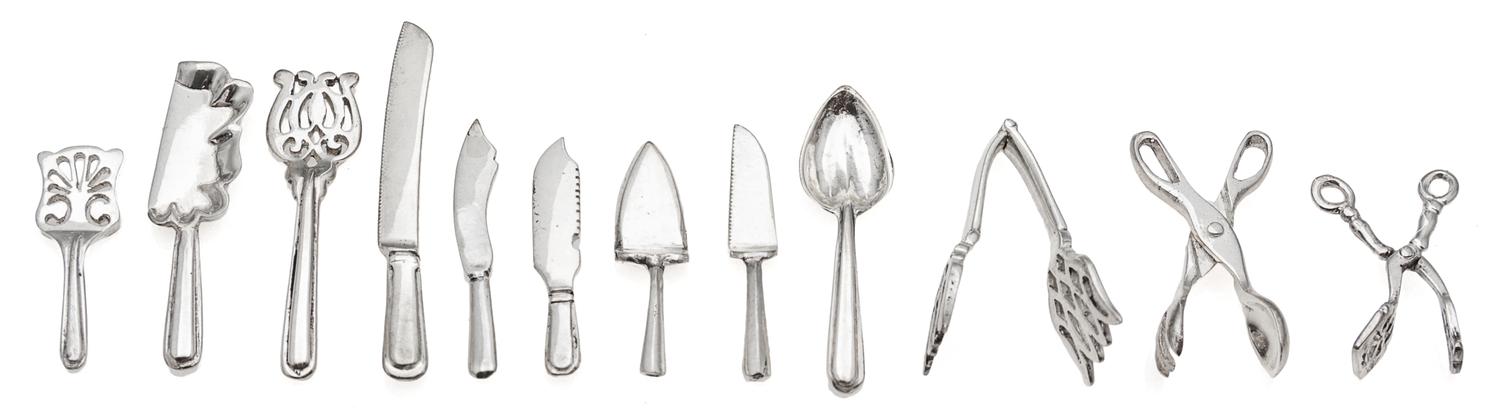 A Collection of Silver Serving Articles, , comprising a cake knife, a fish slice, a fish knife, a cake slice, a pie slice, a crumb tray