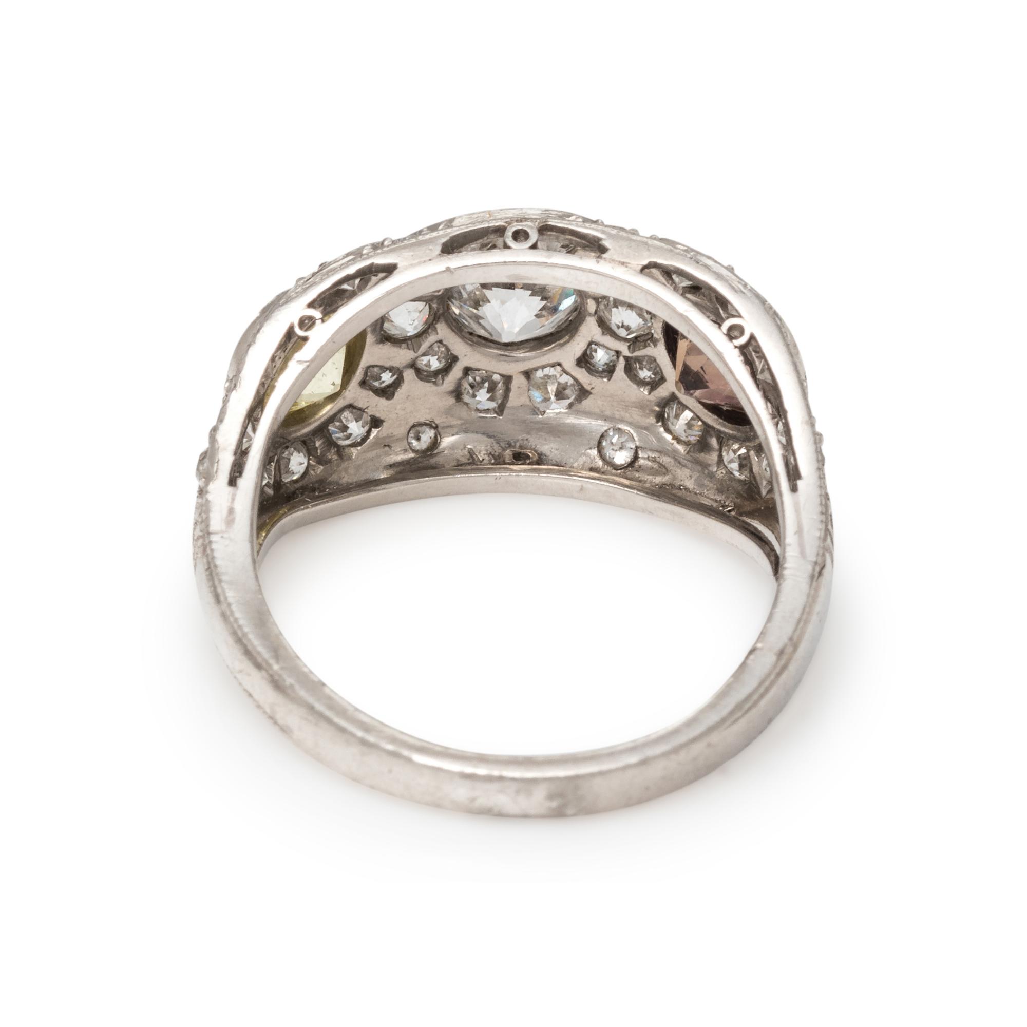 DIAMOND AND COLORED DIAMOND RING