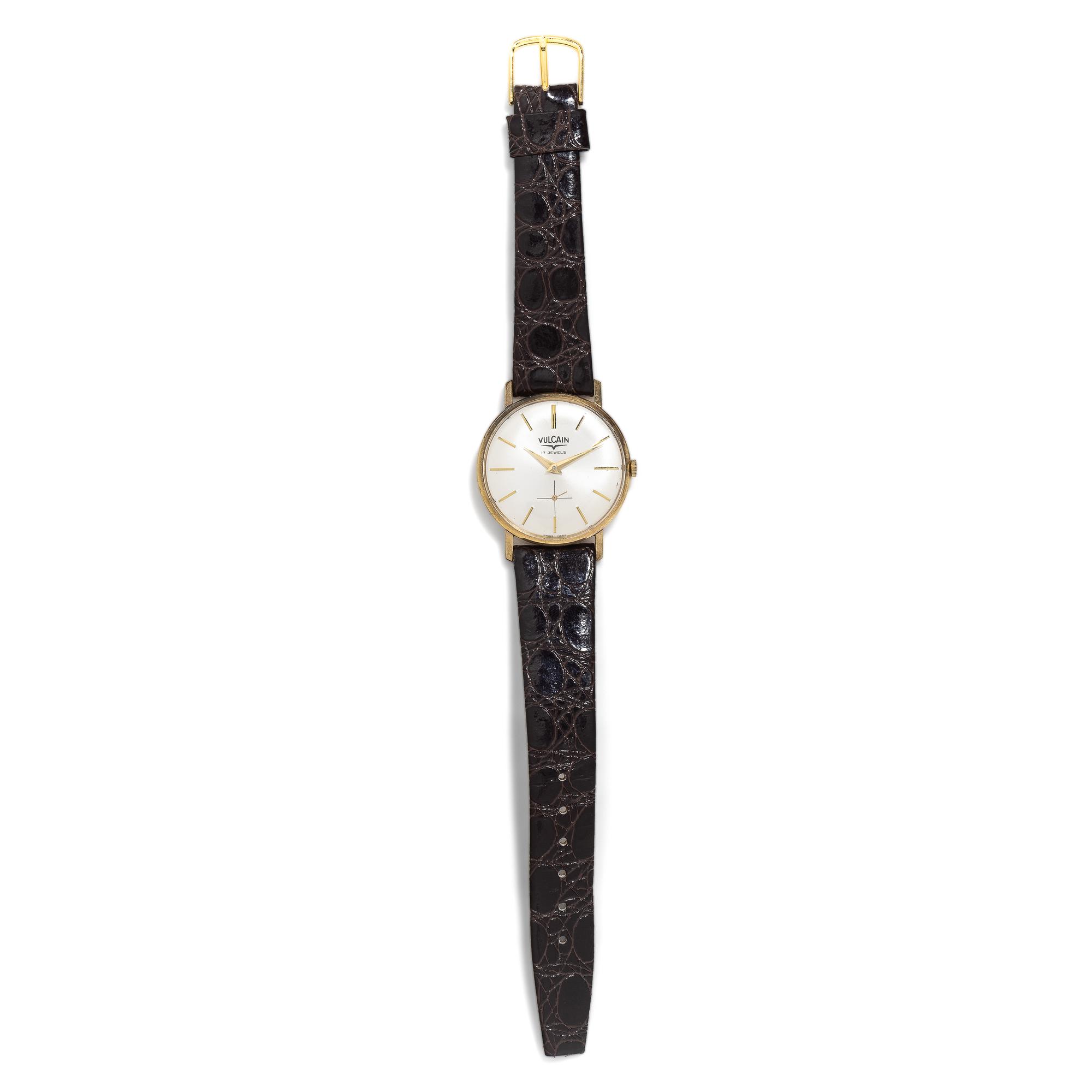 VULCAIN, 14K YELLOW GOLD WATCH