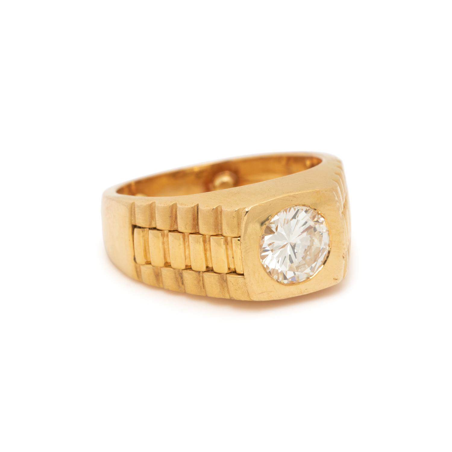 YELLOW GOLD AND DIAMOND RING