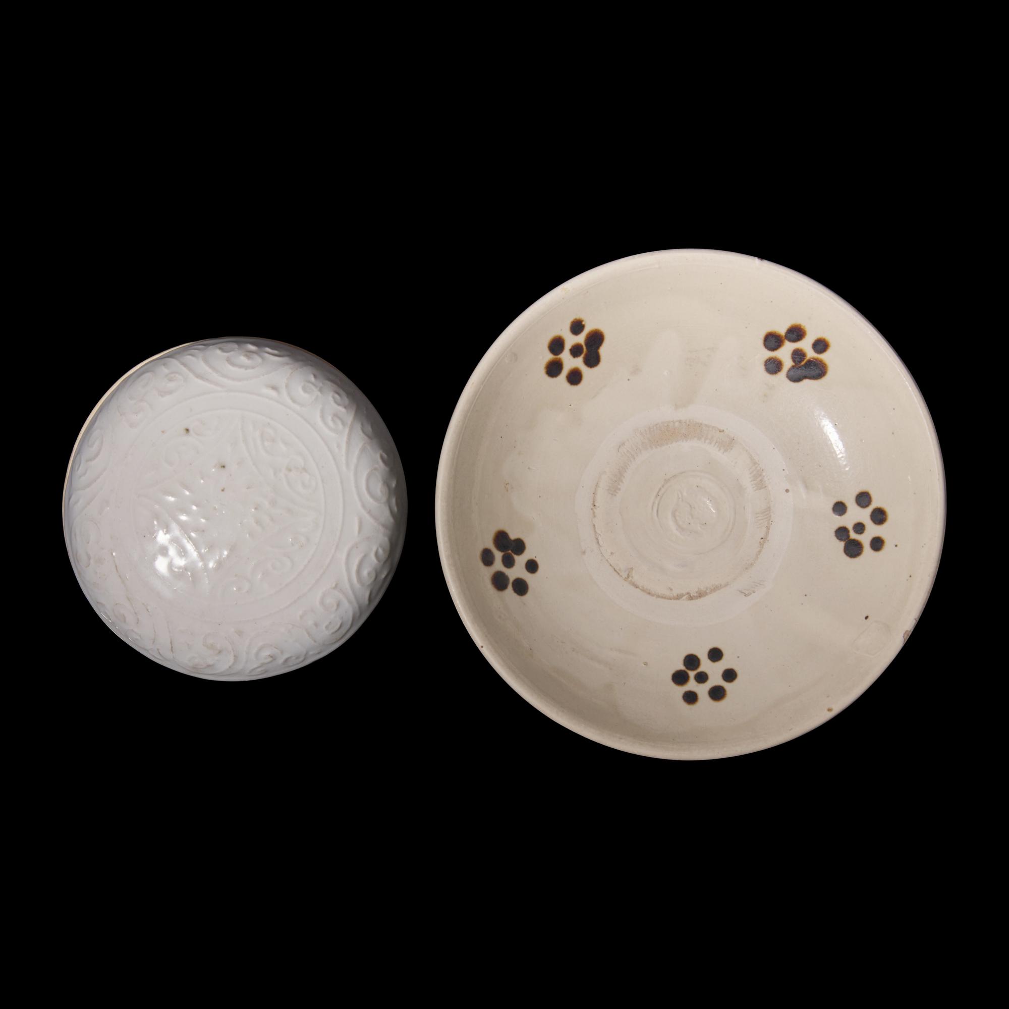 Two Chinese Ceramic Wares, Song/Yuan Dynasty and Later — 宋/元及以後 瓷碟及白釉蓋盒一組