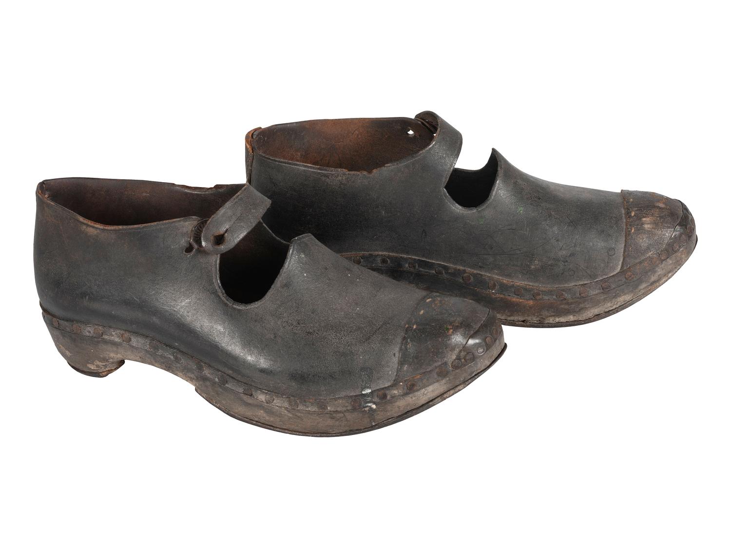 [CIVIL WAR]. Confederate wooden-soled shoes, ca 1861-1865.