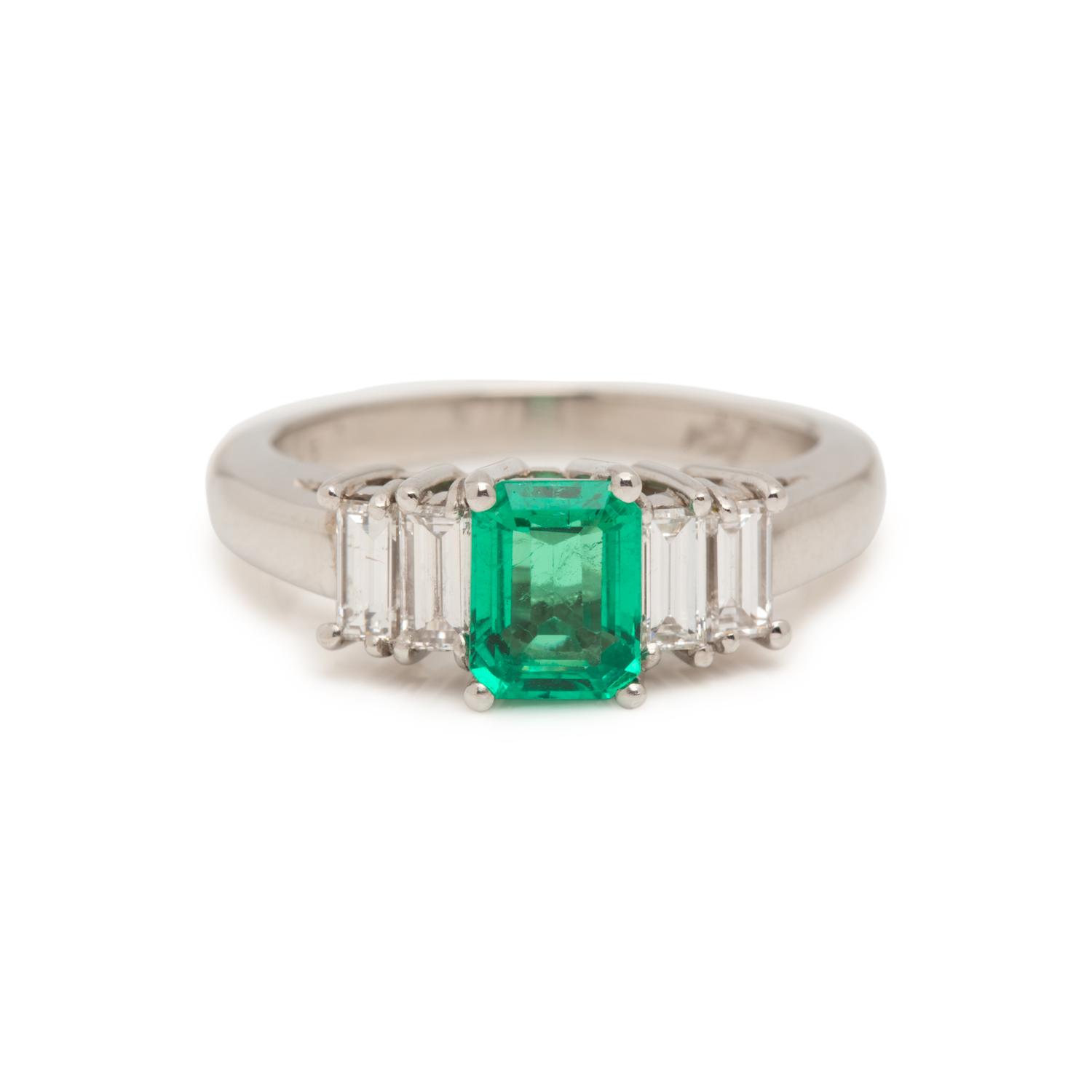 EMERALD AND DIAMOND RING