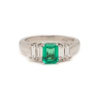 EMERALD AND DIAMOND RING