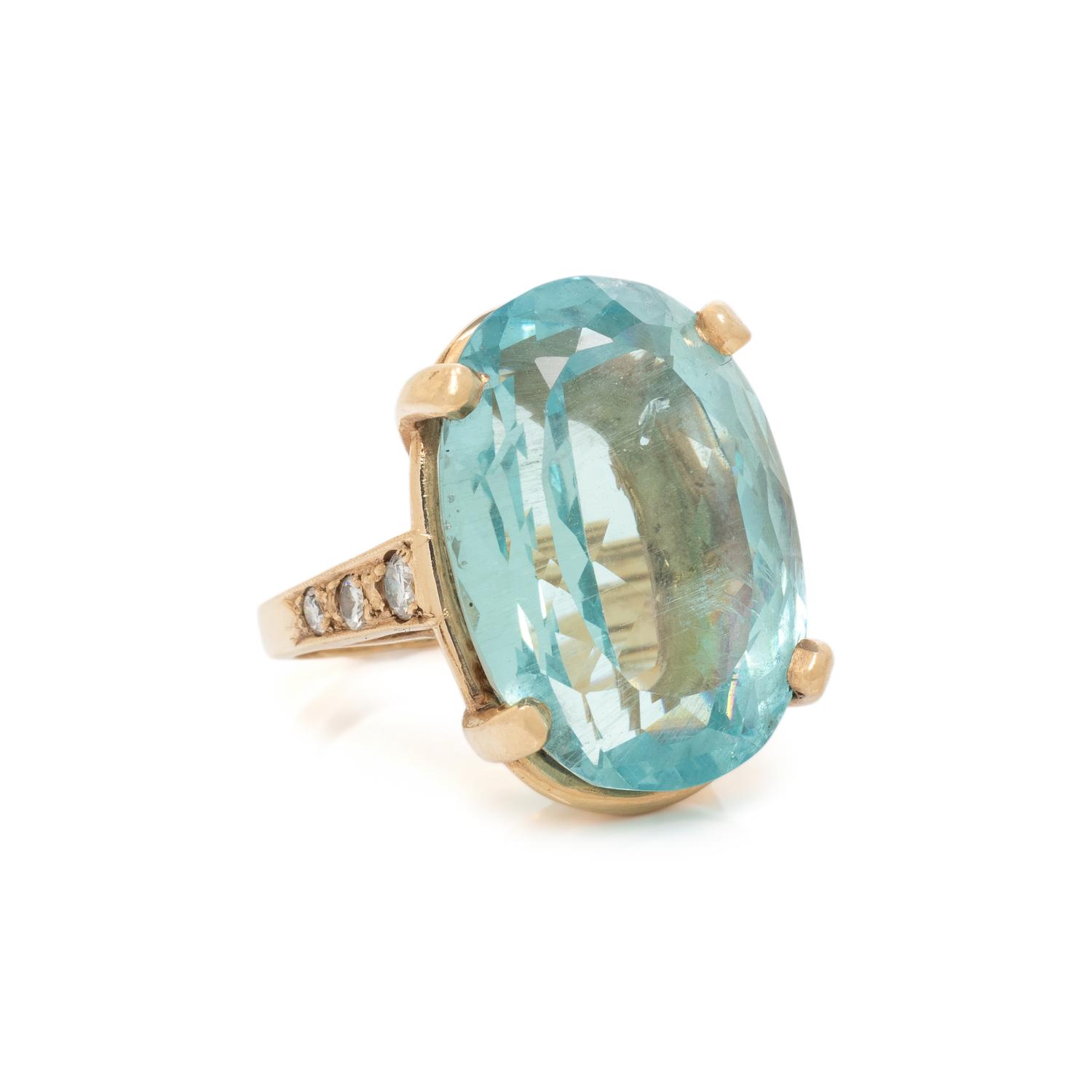 AQUAMARINE AND DIAMOND RING