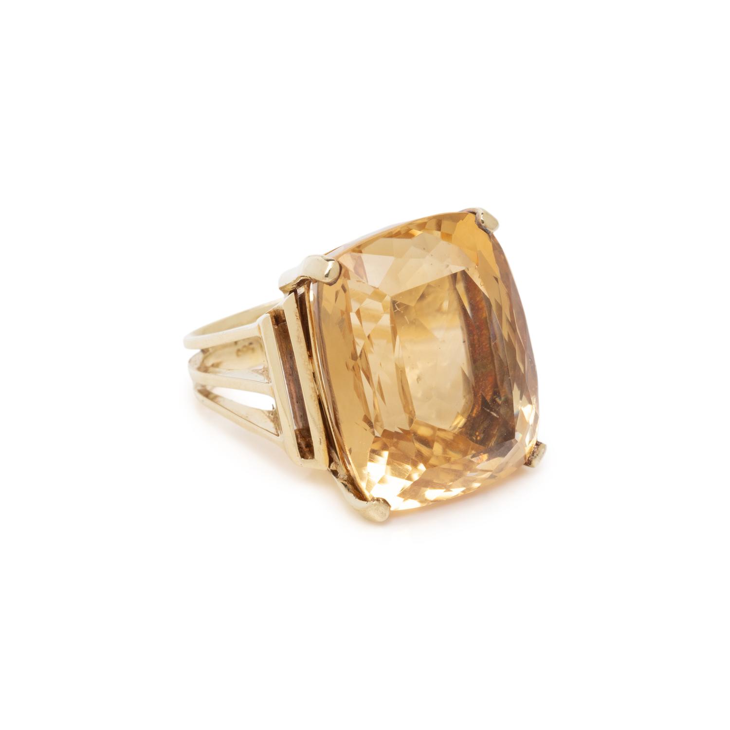 CITRINE AND YELLOW GOLD RING
