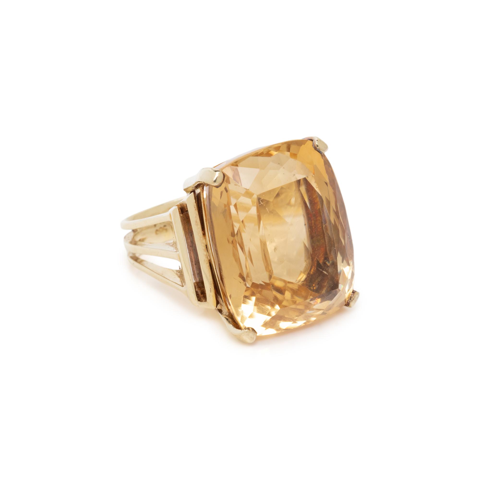 CITRINE AND YELLOW GOLD RING