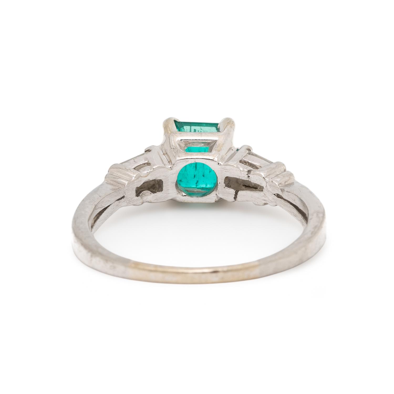 EMERALD AND DIAMOND RING