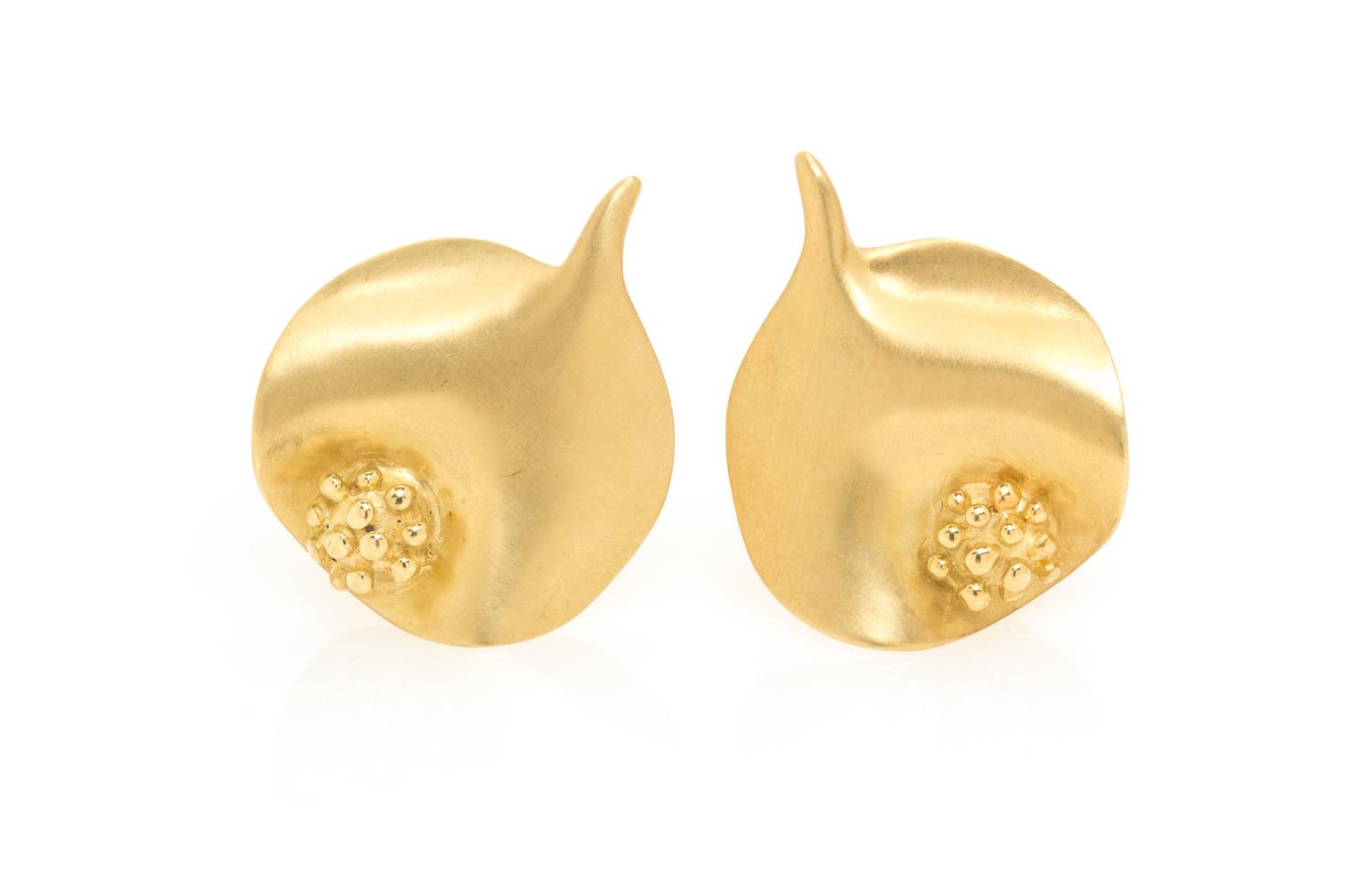 A Pair of 18 Karat Yellow Earrings, Ionesco, 8.30 dwts.