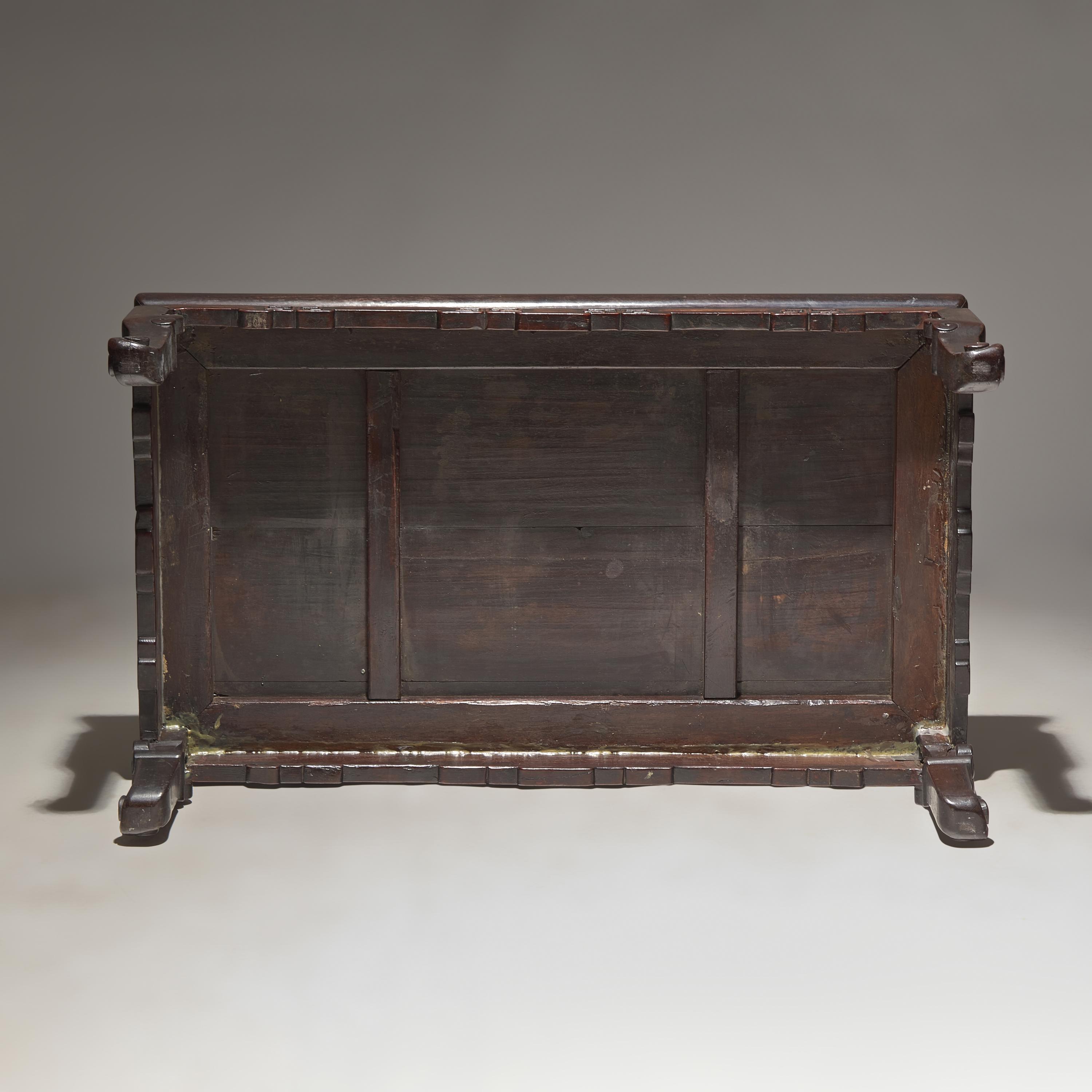 A Chinese Zitan and Mixed Hardwoods Kang Table, 19th/ Early 20th Century — 晚清/民國 紫檀拼硬木炕桌
