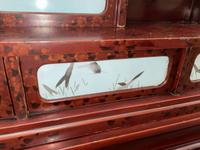 A Japanese lacquer display cabinet with cloisonné panels 日本漆器立柜及底座 Late Meiji period ????