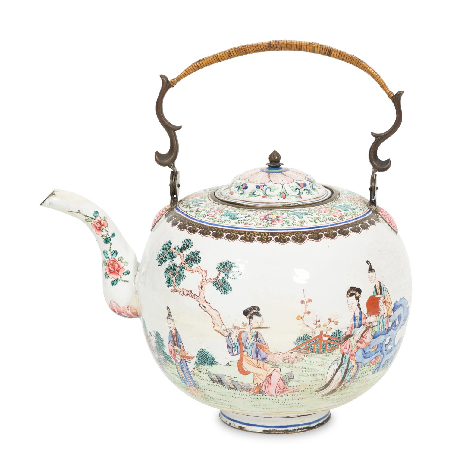 A Large Chinese Peking Enamel Teapot
