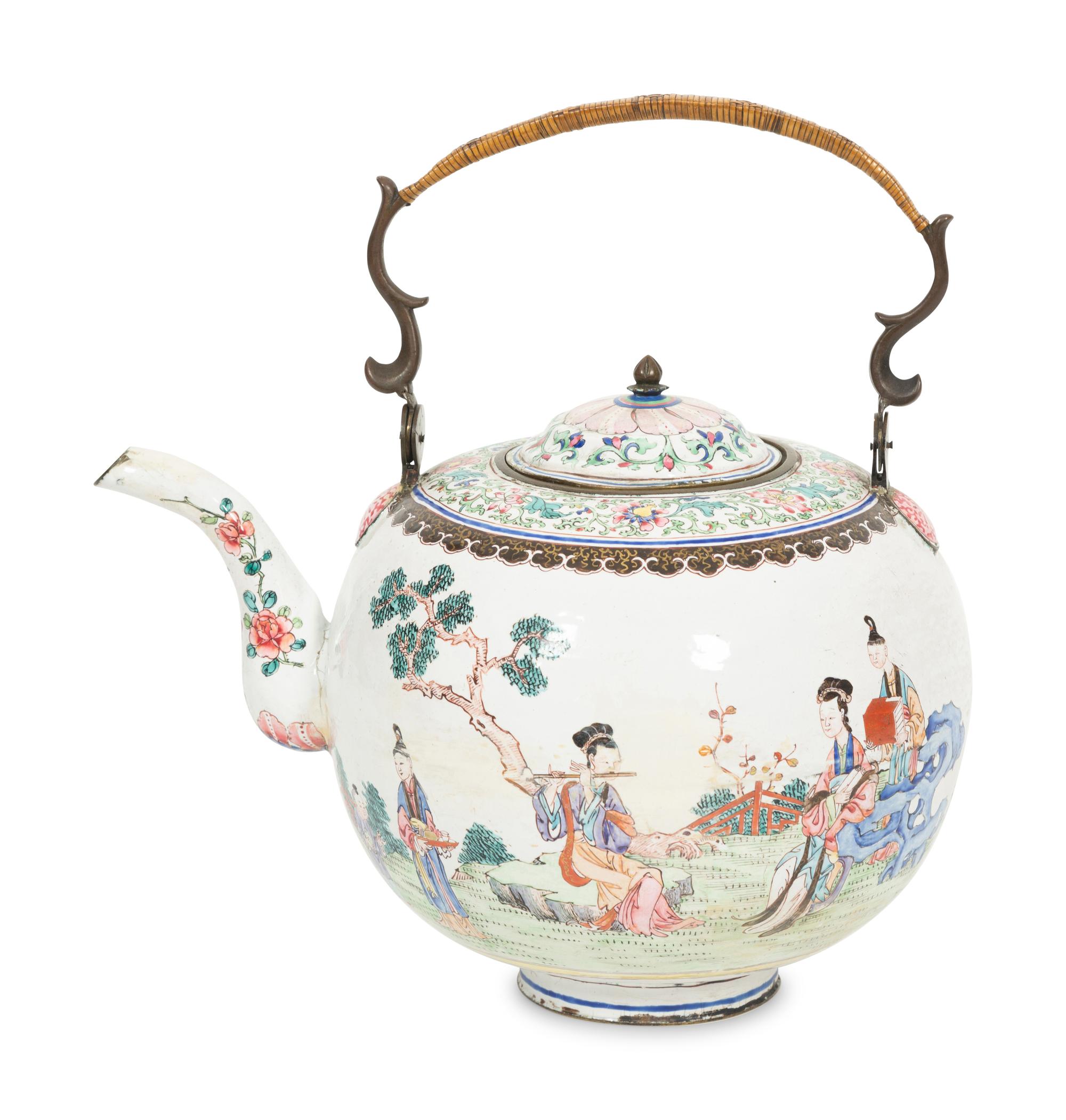 A Large Chinese Peking Enamel Teapot