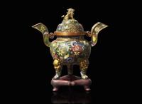 A Chinese cloisonne censer and cover with wood stand, Lao Tian Li, Late Qing to Republic period 景泰藍帶蓋香爐配底座 老天利製 晚清至民國