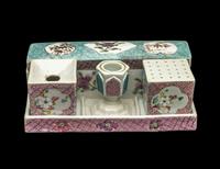 A Chinese Export Famille Rose Porcelain Stationary Set