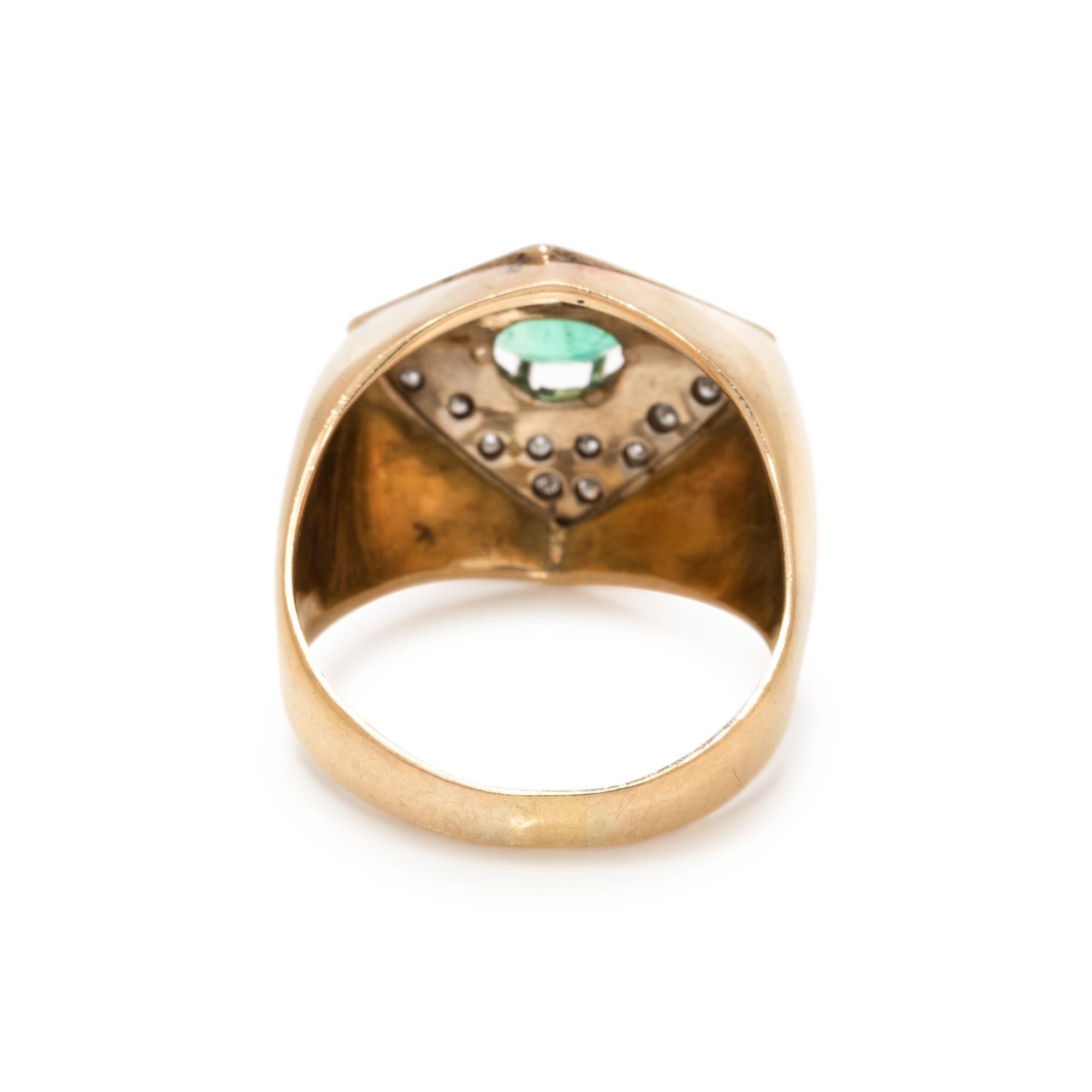 EMERALD AND DIAMOND RING