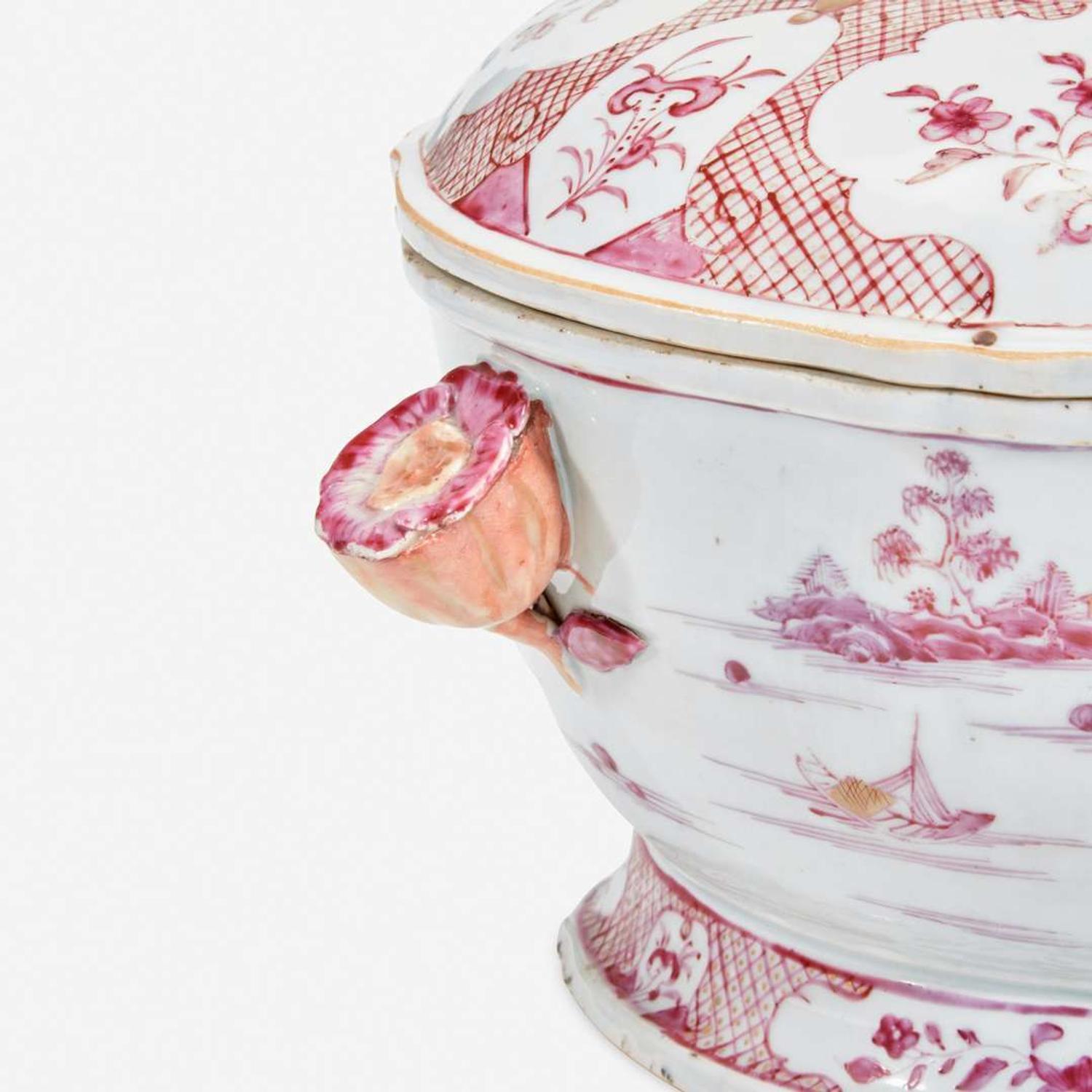 A Chinese Export Porcelain Puce-Decorated Tureen, Cover, and Stand Third quarter 18th century