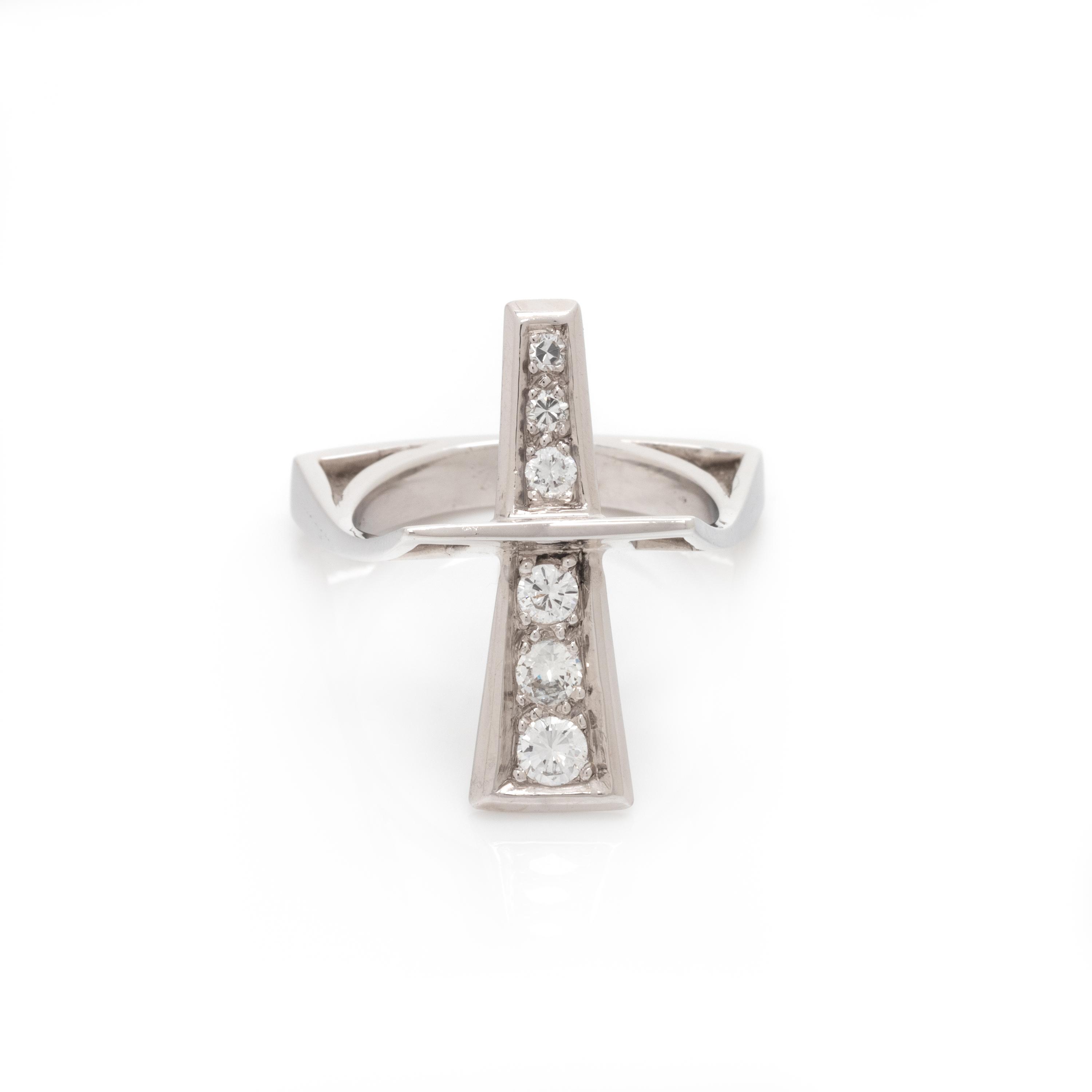 FRENCH, WHITE GOLD AND DIAMOND RING