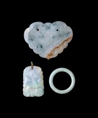 A Chinese White Jade 'Chime' Pendant